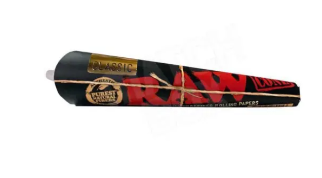 RAW CONE CLASSIC BLACK KING SIZE 32 PACKS PER BOX